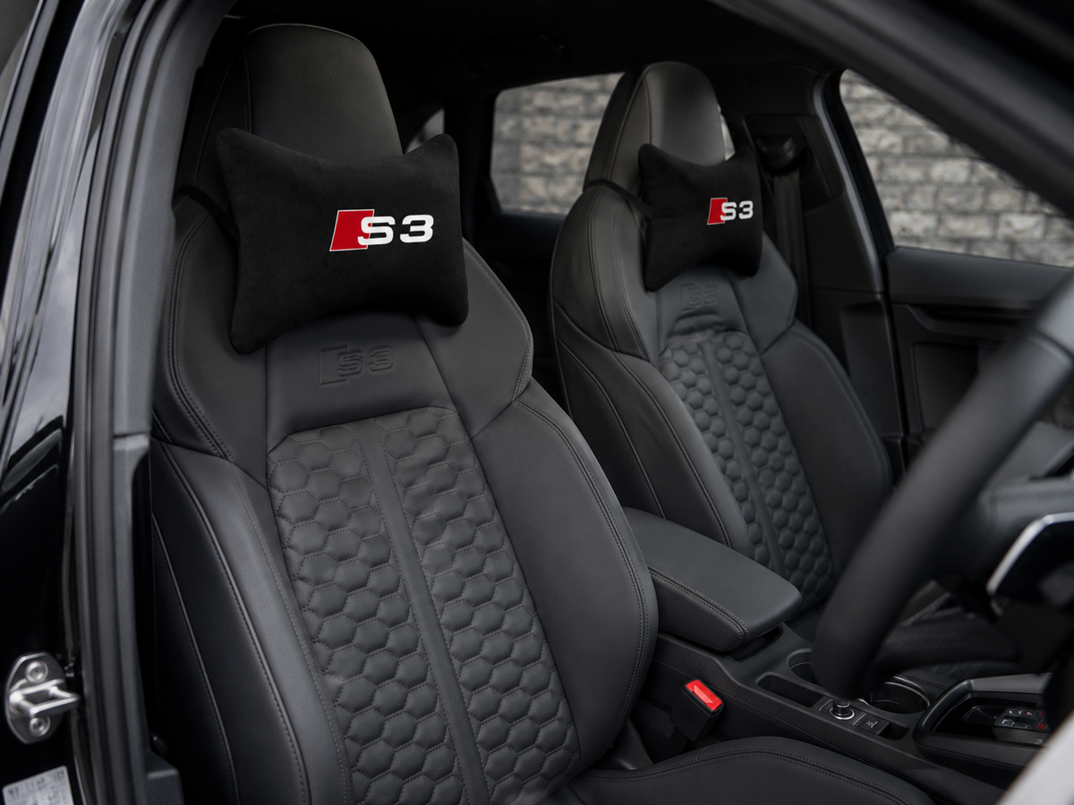 Audi ( S-Line-S3-S4-S5-S6-S7-S8 ) Premium Auto Nackenkissen 2er Set