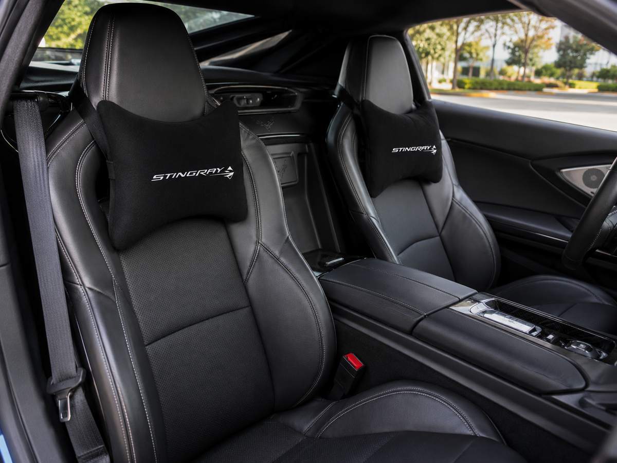 Corvette ( JAKE SKULL-C8.R1-Z06-Stingray-Z07-ZR1-Z51-E RAY ) Premium Auto Nackenkissen 2er Set