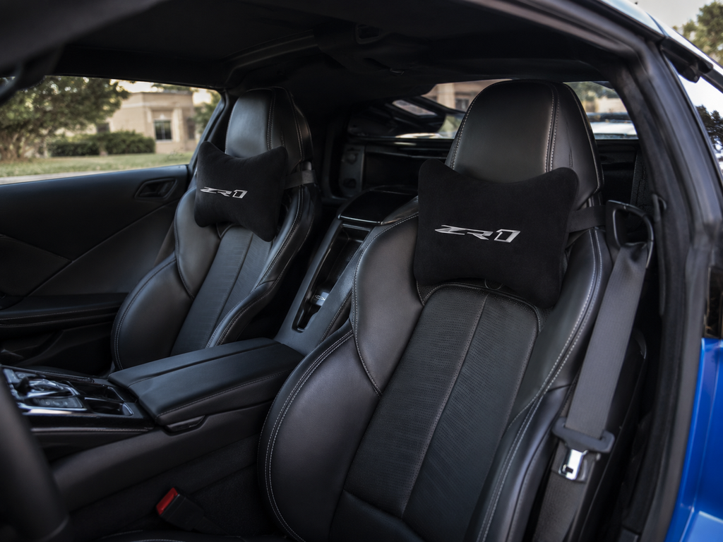 Corvette ( JAKE SKULL-C8.R1-Z06-Stingray-Z07-ZR1-Z51-E RAY ) Premium Auto Nackenkissen 2er Set