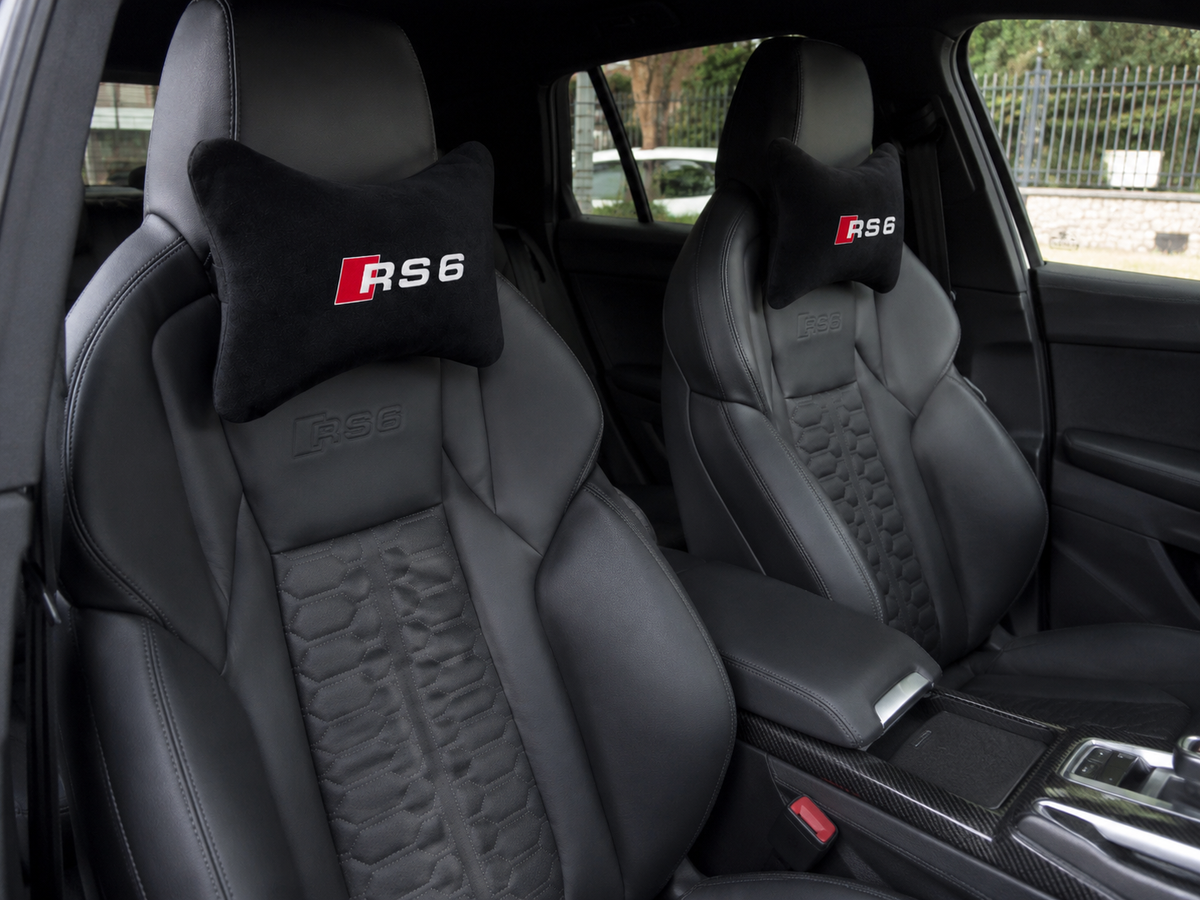 Audi ( R8-RSQ3-RSQ8-RS3-RS4-RS5-RS6-RS7 ) Premium Auto Nackenkissen 2er Set