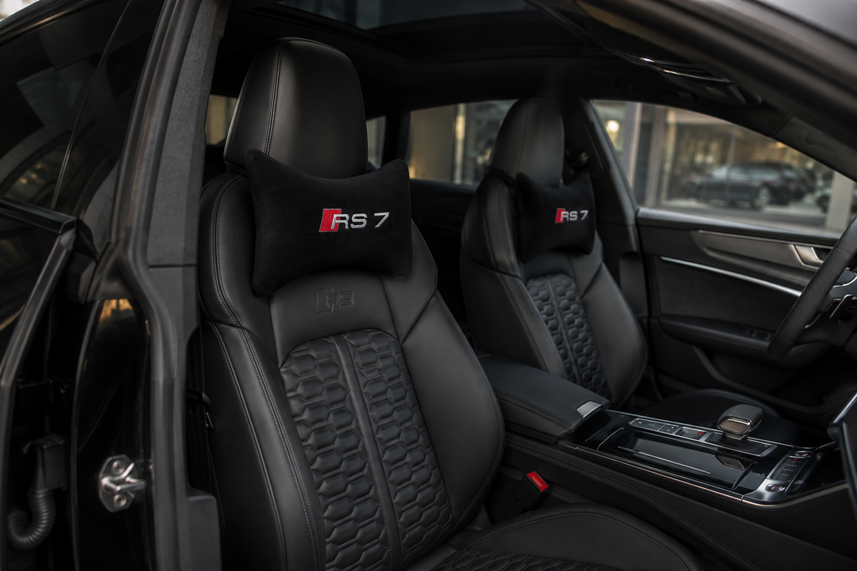 Audi ( R8-RSQ3-RSQ8-RS3-RS4-RS5-RS6-RS7 ) Premium Auto Nackenkissen 2er Set