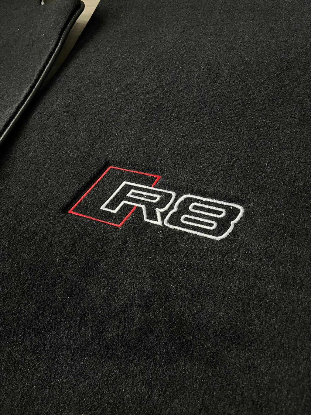 Audi R8 Fußmatten Maßgeschneidert für alle Modelle